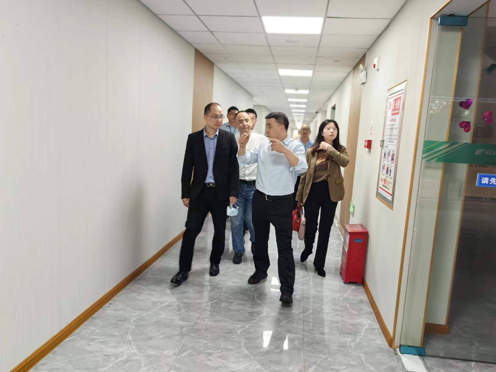 节后慰问暖人心 | 九洲集团党委书记、董事长杨保平一行慰问百乐博电子全体员工 